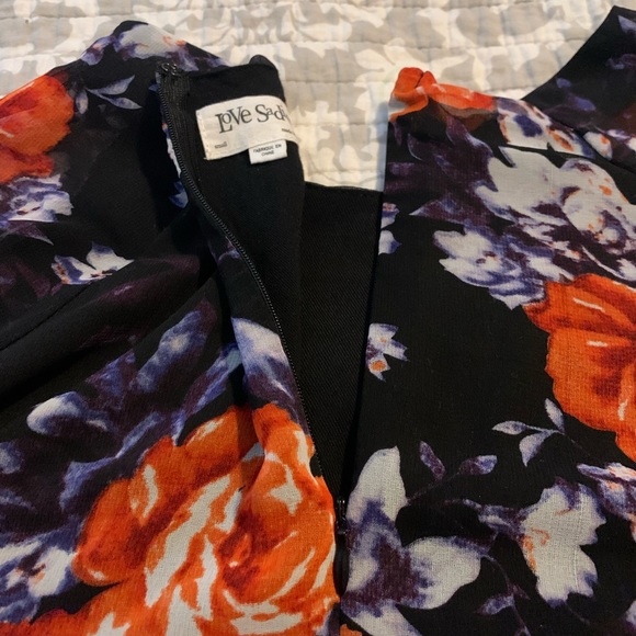 🍁 Floral Romper - Picture 4 of 5